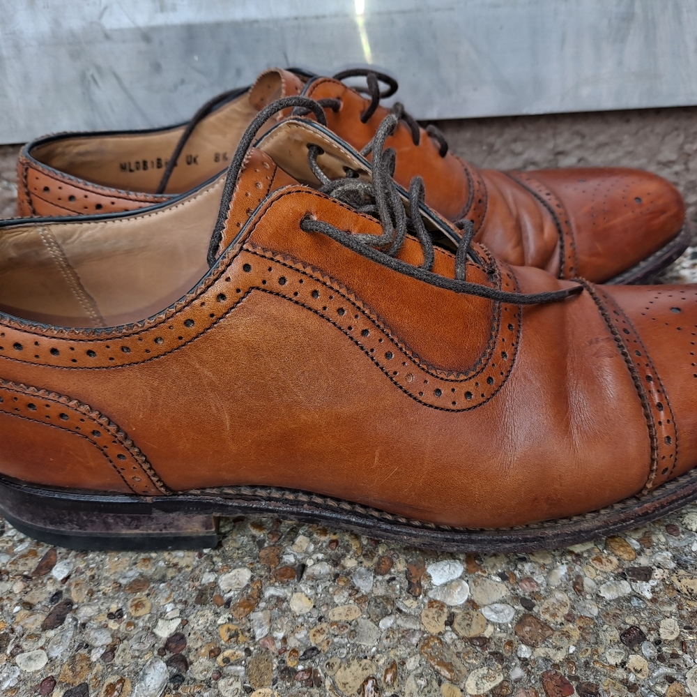 Charles Tyrwhitt Shoes, size 9. Brown in color. - Picture 8 of 14